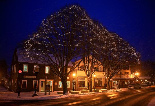 winslow warren house   winter lights